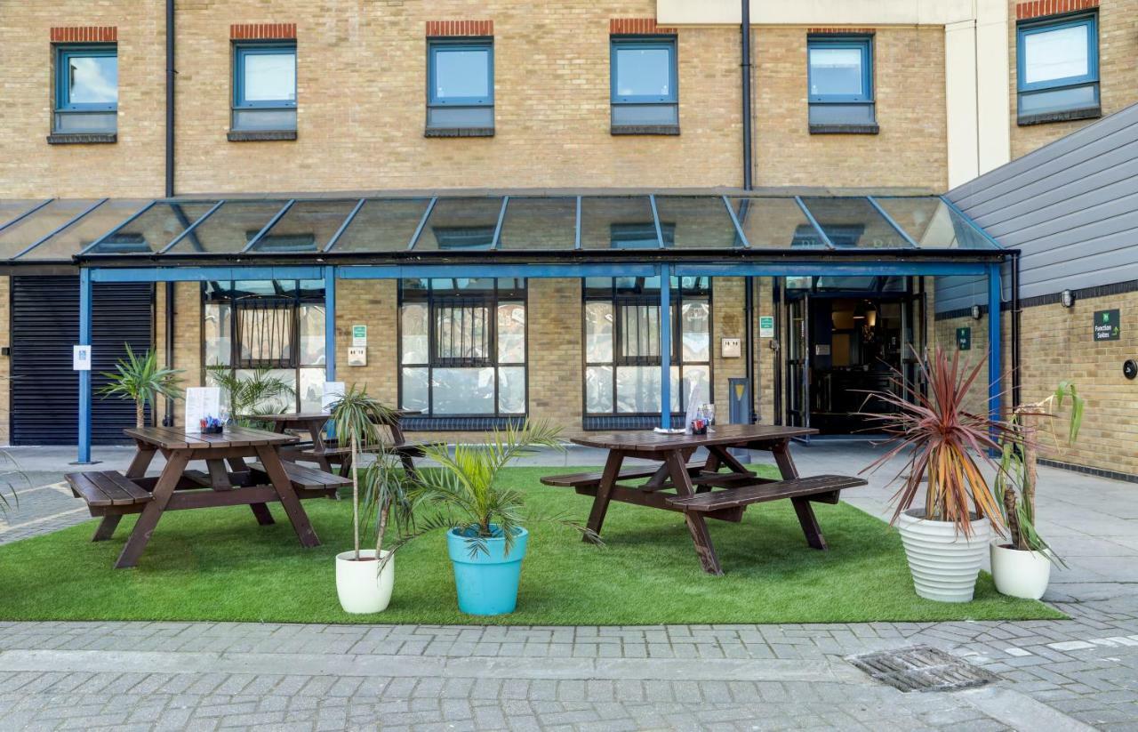 ibis hotel excel london